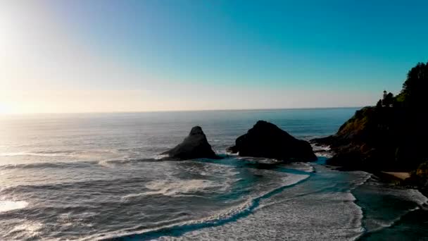 Hermosas Olas Azules Tranquilas Lentamente Rodando Playa Largo Costa Oregon — Vídeos de Stock