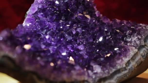 Purple Amethyst Κρύσταλλο Μακροεντολή Από Κοντά — Αρχείο Βίντεο