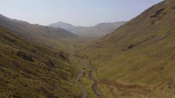 Wrynose Pass Lake District Drohnenflug Über Einer Straße Zwischen Zwei — Stockvideo