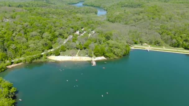 Aerial Beautiful Small Beach Lake Embedded Thick Forest Mountains Wisconsin — Stock Video