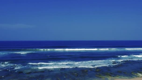 Filmagem Aérea Filmada Com Drone Com Vista Para Praia Mar — Vídeo de Stock