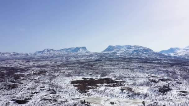 Vista Aérea Das Montanhas Suecas Portão Lapponian Paisagem Nevada Céu — Vídeo de Stock
