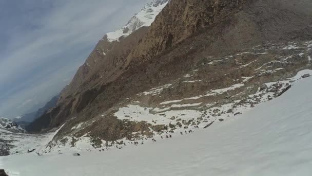 Himalayalar Güzel Manzarası Kar Dağları Uttarakhand Hindistan Zirvelerdeki Kar Manzarayı — Stok video