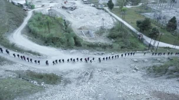 Nim Trainees Auf Dem Weg Zum Trail Vorbei Himalaya Roads — Stockvideo