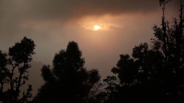 Bela Vista Pôr Sol Himalaias Sol Nuvens Céu Tornando Cena — Vídeo de Stock