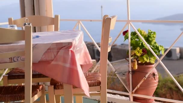Tavolo Ristorante Greco Con Vista Sul Mare Sull Isola Santorini — Video Stock