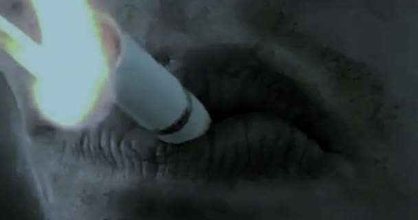 Anzünden Einer Zigarette Mit Röntgenwirkung — Stockvideo