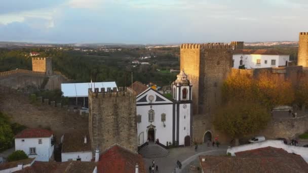 Drone Aéreo Sobrevoa Uma Aldeia Medieval Localizada Perto Lisboa Portugal — Vídeo de Stock
