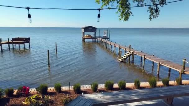 Beautiful Pier Picnic Table Gently Sits Water Warm Morning Light — Stock Video