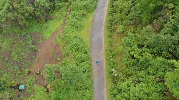 Aerial Shot Indian Male Riding Mountains Route Remote Village Tamei — Stock Video