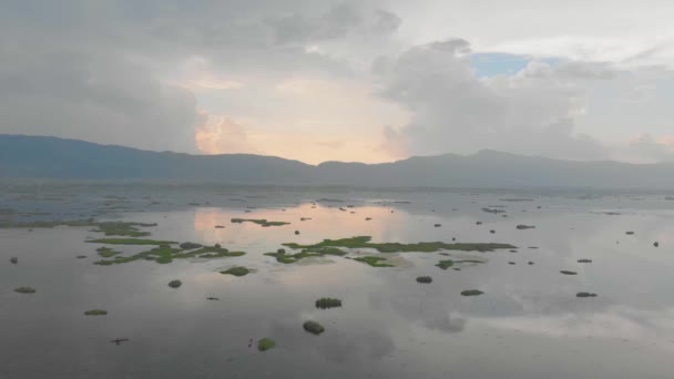 Аэрофотосъёмка Озера Локтак Самого Большого Пресноводного Озера Северо Восточной Индии — стоковое видео