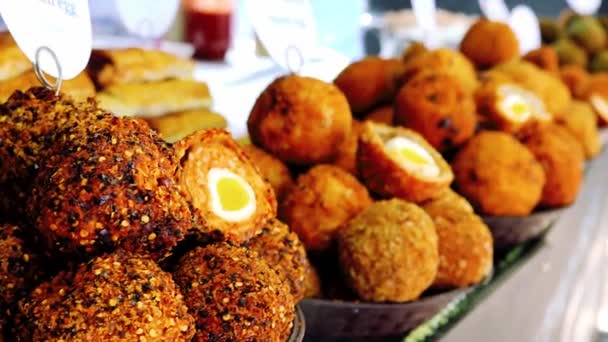 Scotch Eggs Stand Marché Alimentaire — Video