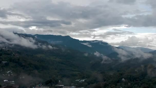 Luchtfoto Van Kohima Stad Bedekt Met Mist Nagaland India Hoofdstad — Stockvideo