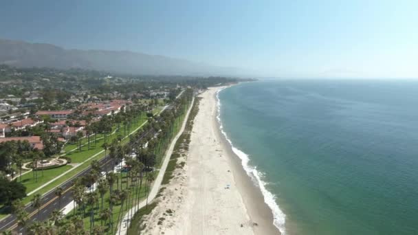 Aéreo Alta Altitude Praia Pública Santa Barbara Califórnia Eua Durante — Vídeo de Stock