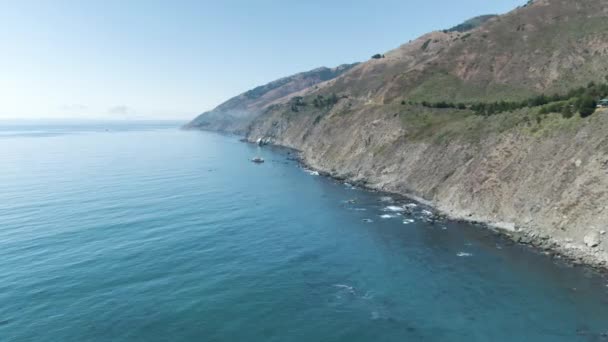 Aeronave Alta Altitude Estrada Costeira Oceano Pacífico Highway Califórnia Eua — Vídeo de Stock