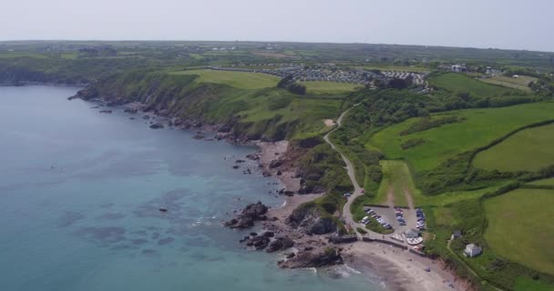 Panoramica Sulla Spiaggia Della Cornovaglia Vista Aerea Utilizzando Drone — Video Stock