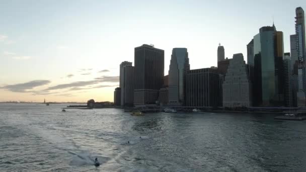 Szeroki Kąt Cofania Zdjęć Lower Manhattan Nowy Jork Nart Wodnych — Wideo stockowe