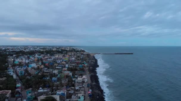 Widok Lotu Ptaka Latarni Morskiej Pobliżu Portu Strzał Drona Pondicherry — Wideo stockowe