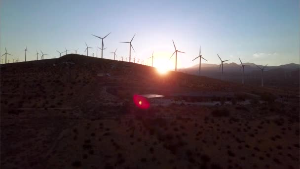 Letecký Pohled Větrné Turbíny Při Západu Slunce Jižní Kalifornii Výroba — Stock video