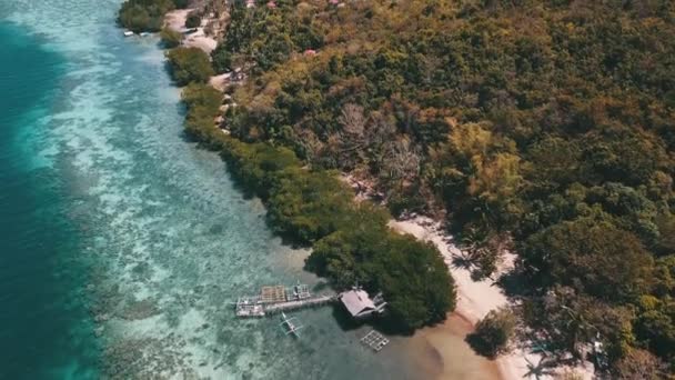 Pan Sobre Uma Ilha Oceano — Vídeo de Stock