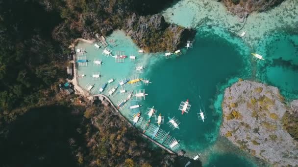 Visão Olhos Pássaros Barco Filipino Saindo Para Doca — Vídeo de Stock