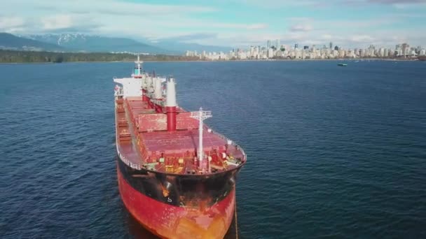 Voando Frente Navio Graneleiro Ancorado Entrada Burrard Perto Vancouver Canadá — Vídeo de Stock