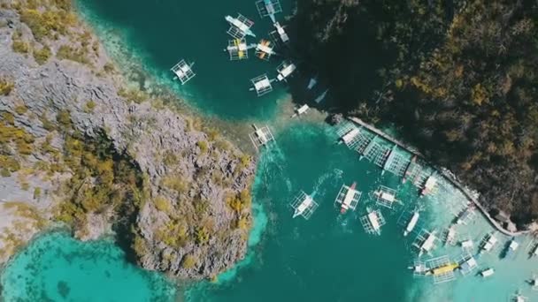 Bangka Barcos Docket Uma Pequena Doca Entre Ilhas — Vídeo de Stock