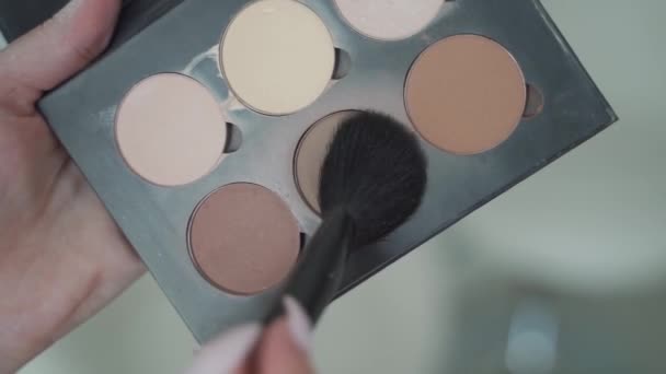 Cepillado Través Varios Colores Negro Componen Paleta Con Varios Colores — Vídeo de stock