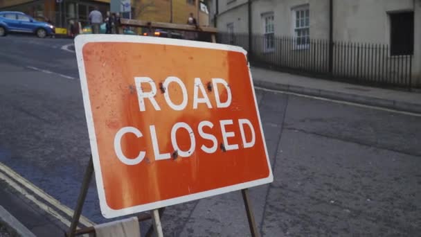 Bristol Somerset England December 2019 Road Closed Red Metallic Sign — Stock Video