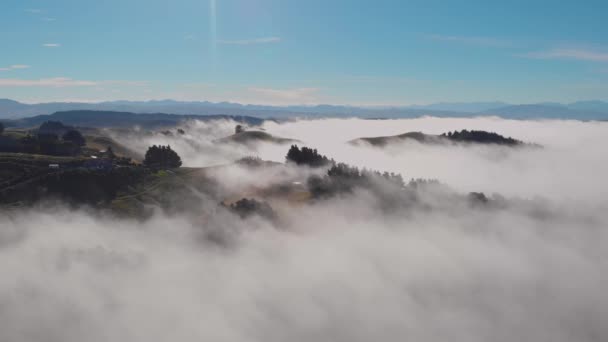 梦幻般的山峦在云海之上翻腾的景象 新西兰南岛坎特伯雷 — 图库视频影像