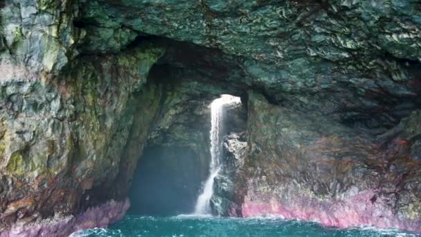 Havaj Kauai Lodě Oceánu Střední Výstřel Kamion Směrem Vodopádu Oceánské — Stock video