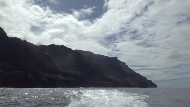 Гавайи Кауаи Катание Лодке Океану Справа Налево Задней Части Лодки — стоковое видео