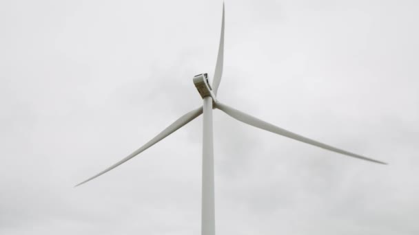 Windmühlendrehen Aus Nächster Nähe Windkraftanlage Grüne Nachhaltige Energie — Stockvideo