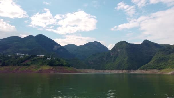 Paisaje Montañoso Del Pintoresco Arroyo Shennong Afluente Del Río Yangtze — Vídeo de stock