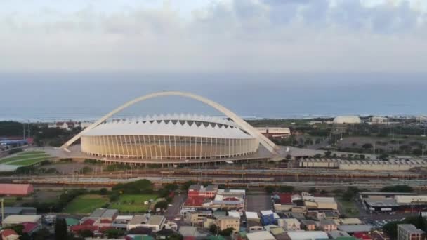 Foto Aérea Costa Del Océano Índico Durban Con Icónico Estadio — Vídeo de stock