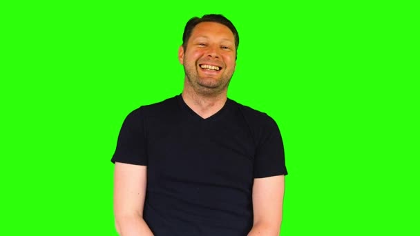 Zielony Ekran Człowiek Jest Szczęśliwy — Wideo stockowe