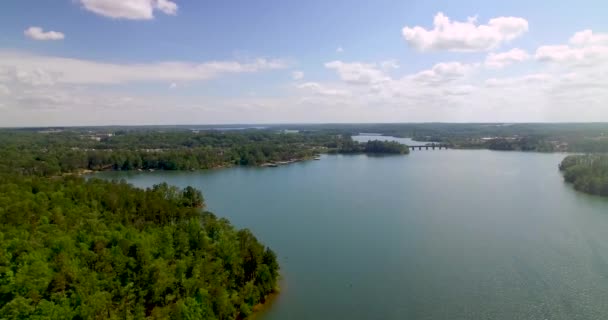 Panorama Aéreo Sobre Lago Hartwell Con Bosques Idílicos Carolina Del — Vídeos de Stock