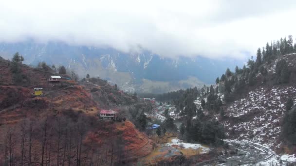 Himachal Pradesh Teki Manalsu Nehir Cephesi Yakınlarında Bir Ile Ağır — Stok video