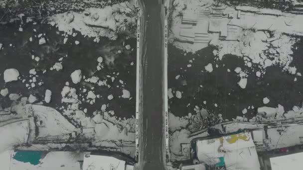 Aerial Top Zoom Out Snímek Mostu Poblíž Old Manali Pokrytý — Stock video