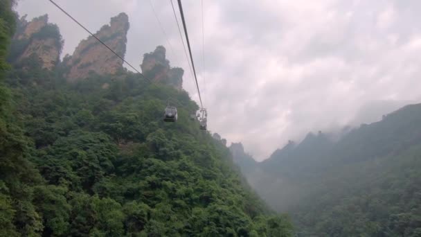 Канатная Дорога Вершину Гор Тяньцзы Национальном Парке Чжанцзяцзе — стоковое видео