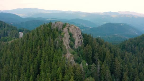 Vista Para Noiva Neviastata Rochas Perto Pequena Cidade Smolyan Bulgária — Vídeo de Stock