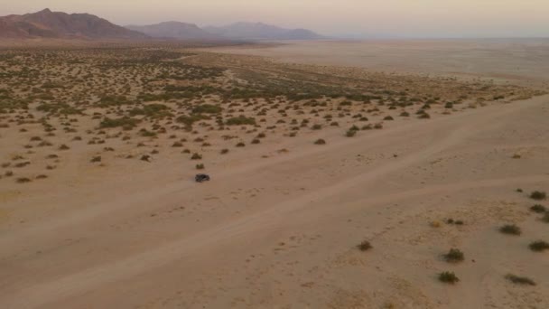 Woestijn Voertuig Het Invoeren Van Zout Meer Vallei Vehiculo Entrando — Stockvideo