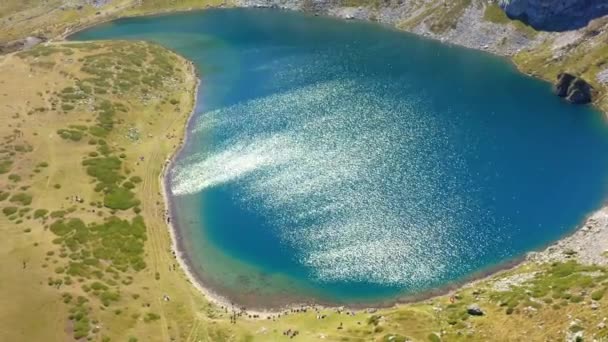 Seitwärtsflug Über Die Sieben Rila Seen Den Bulgarischen Bergen — Stockvideo