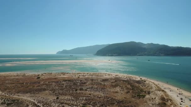 Vuelo Lento Desde Playa Sobre Las Hermosas Formaciones Arena Parte — Vídeos de Stock