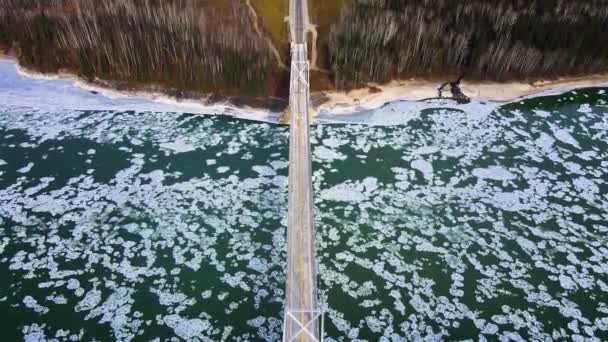 Icy Liard Floden Och Bro Kanada Vintern Lång Antenn Drönare — Stockvideo