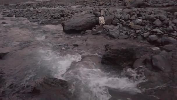 Пан Слева Направо Замедленного Движения Кадры Чистой Воды Ледникового Снежного — стоковое видео