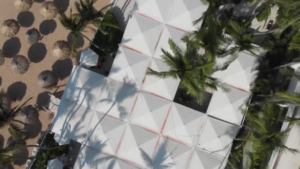 Drone Volando Sobre Restaurante Playa — Vídeos de Stock