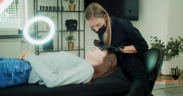 Plan Mouvant Traitement Beauté Sur Canapé — Video