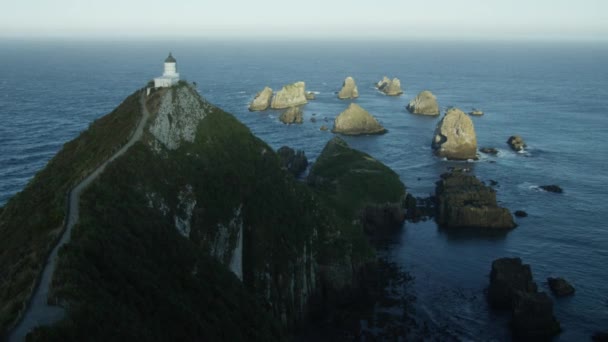Landspace Strzał Latarni Morskiej Klifie Milford Sound — Wideo stockowe