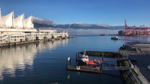 Seabus Saliendo Del Puerto Vancouver Con Fondo Una Terminal Contenedores — Vídeos de Stock